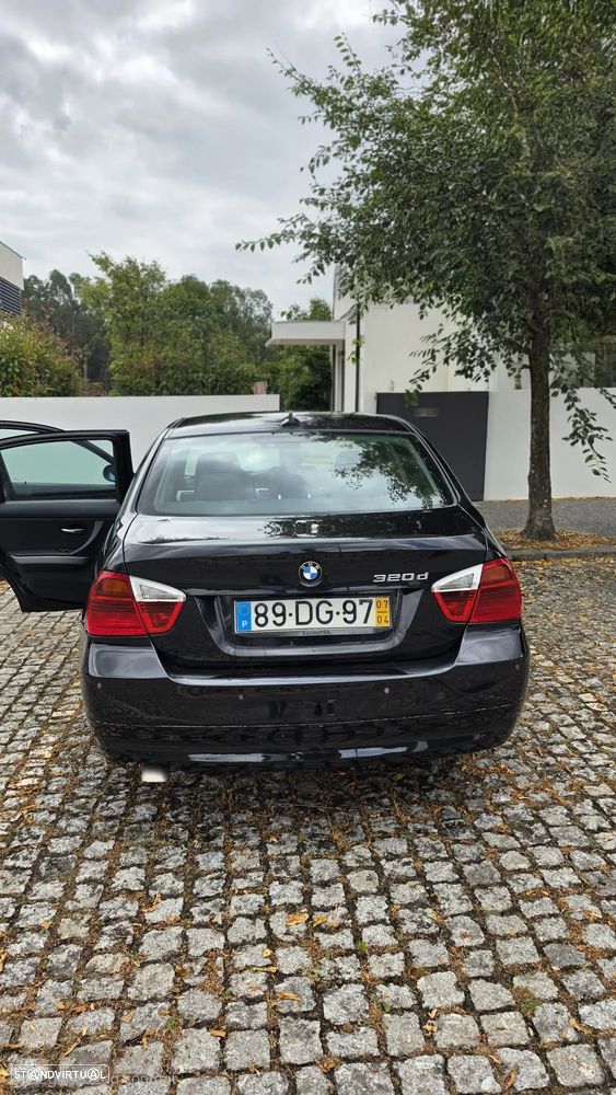 BMW 320 dA Exclusive - 4