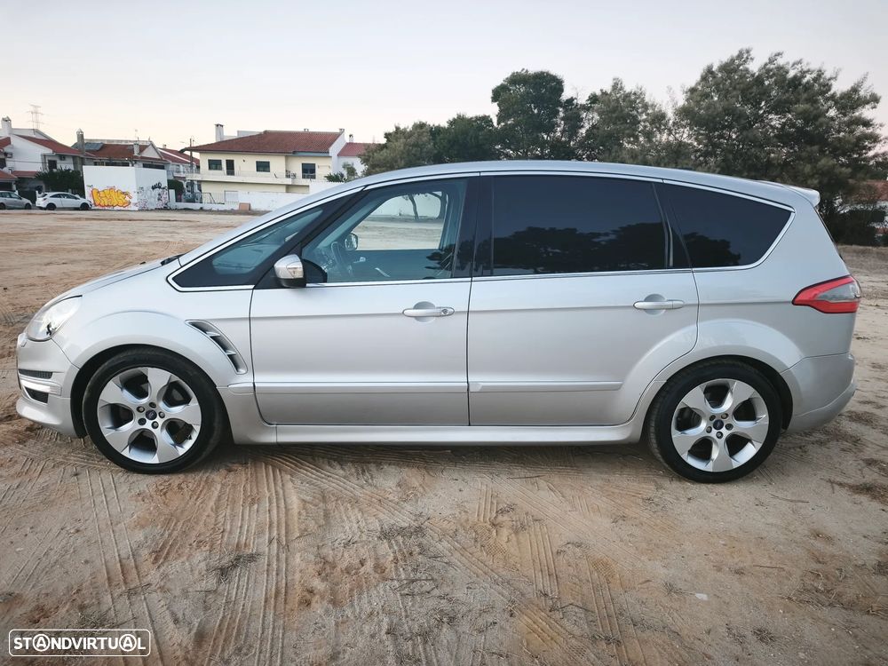 Ford S-Max - 13