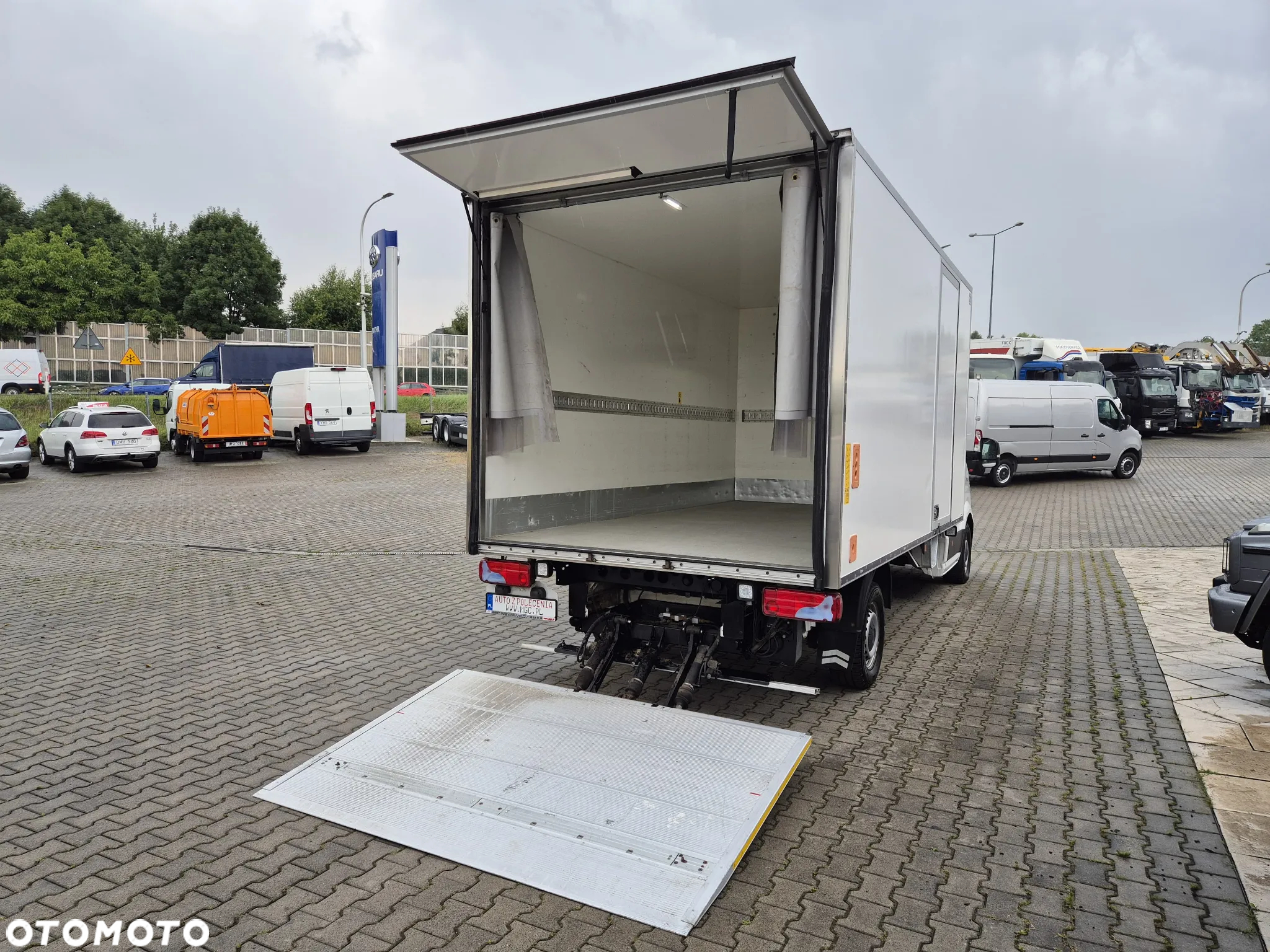 MAN TGE 3.180 DSG 4Motion / 4X4 / CHŁODNIA MITSUBISHI / WINDA ZEPRO 750KG / WEBASTO / BEZWYPADKOWY / 8 EUROPALET / STAN IDEALNY / RZADKOŚĆ NA RYNKU! - 32