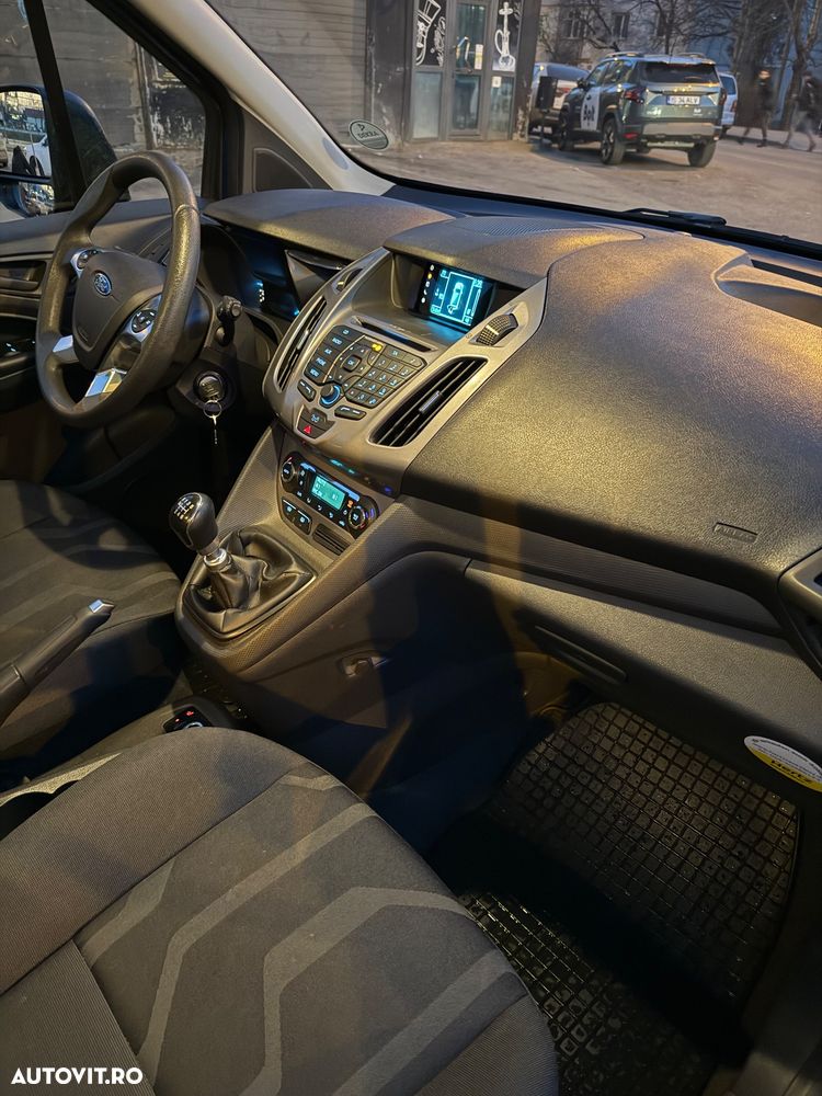Ford Tourneo Connect - 13