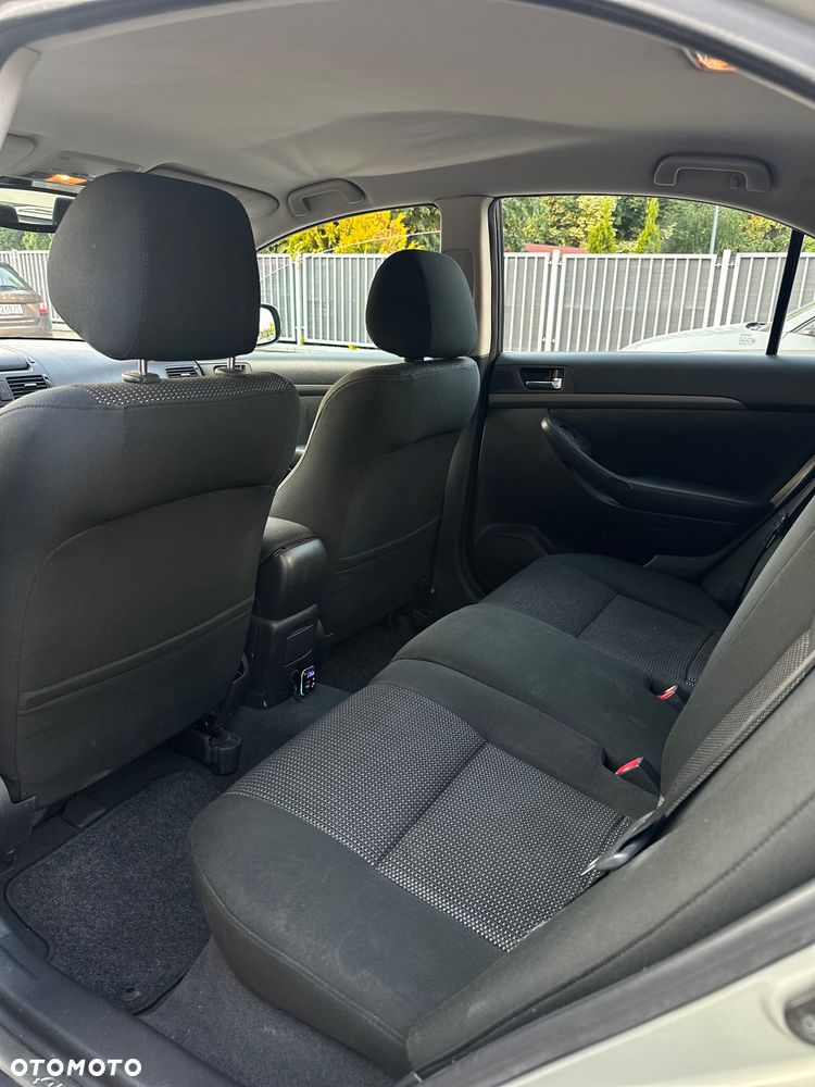Toyota Avensis 2.2 D-4D Prestige - 16
