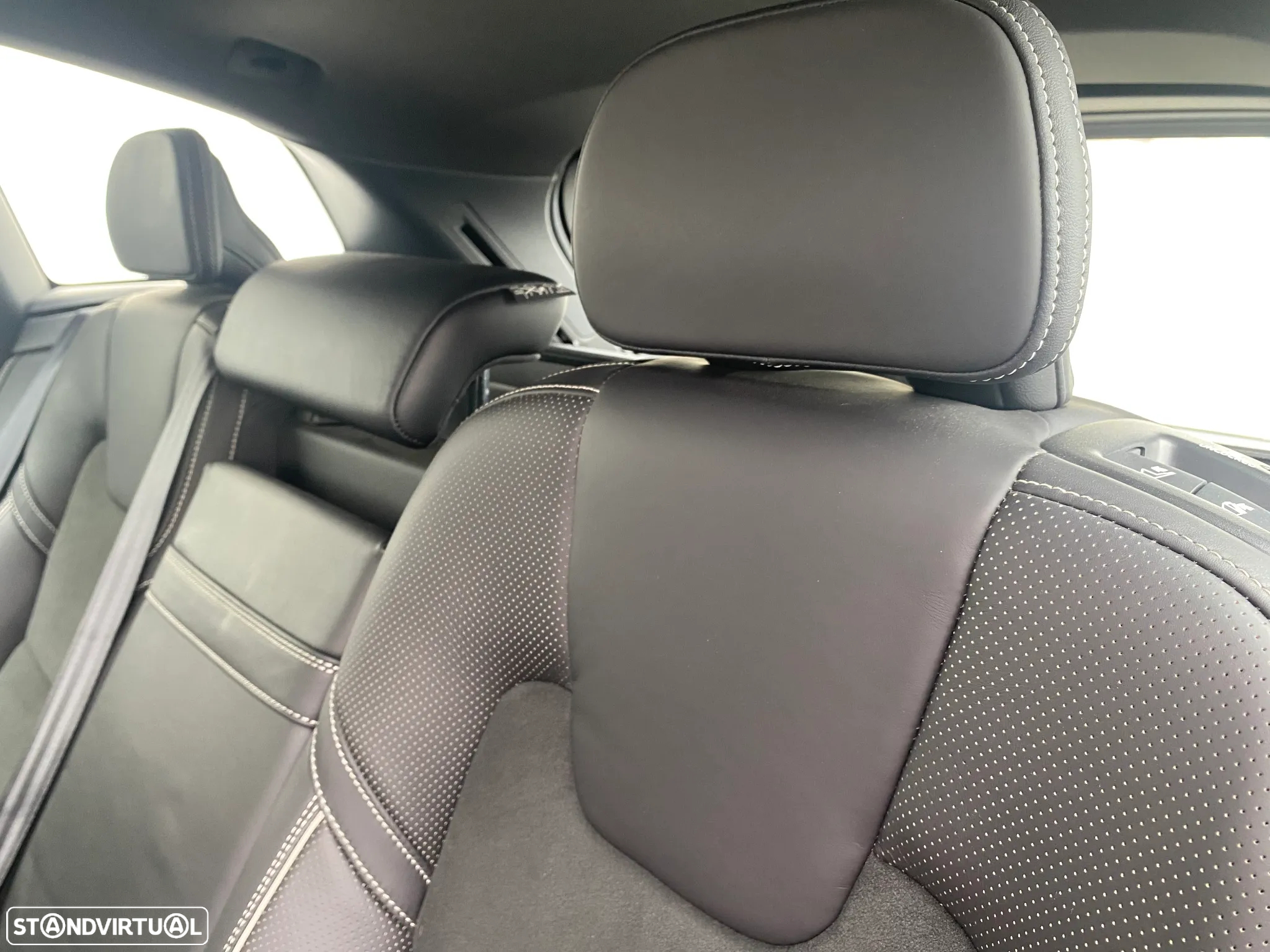 Volvo XC 60 2.0 D4 R-Design Geartronic - 33