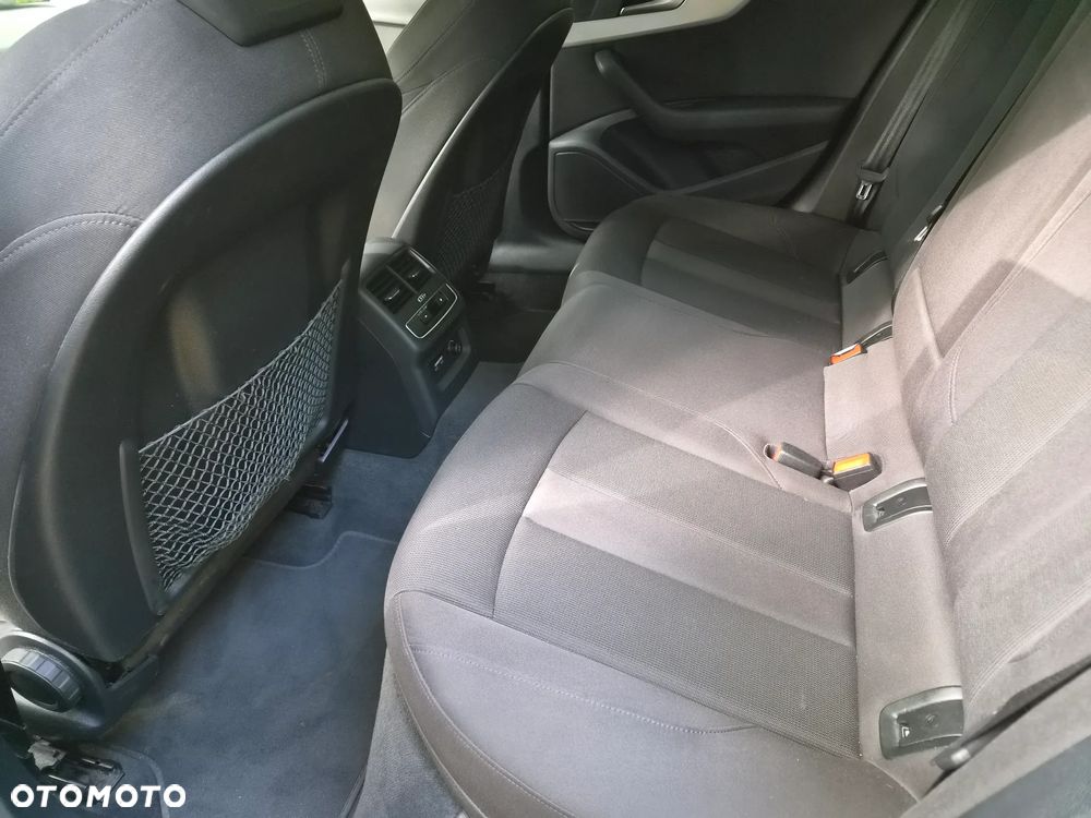 Audi A4 Avant 35 TFSI mHEV - 31