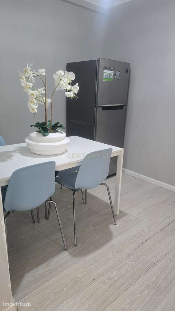 Oportunidade em Santo António dos Cavaleiros – T2 Remodelado! - Grande imagem: 2/15