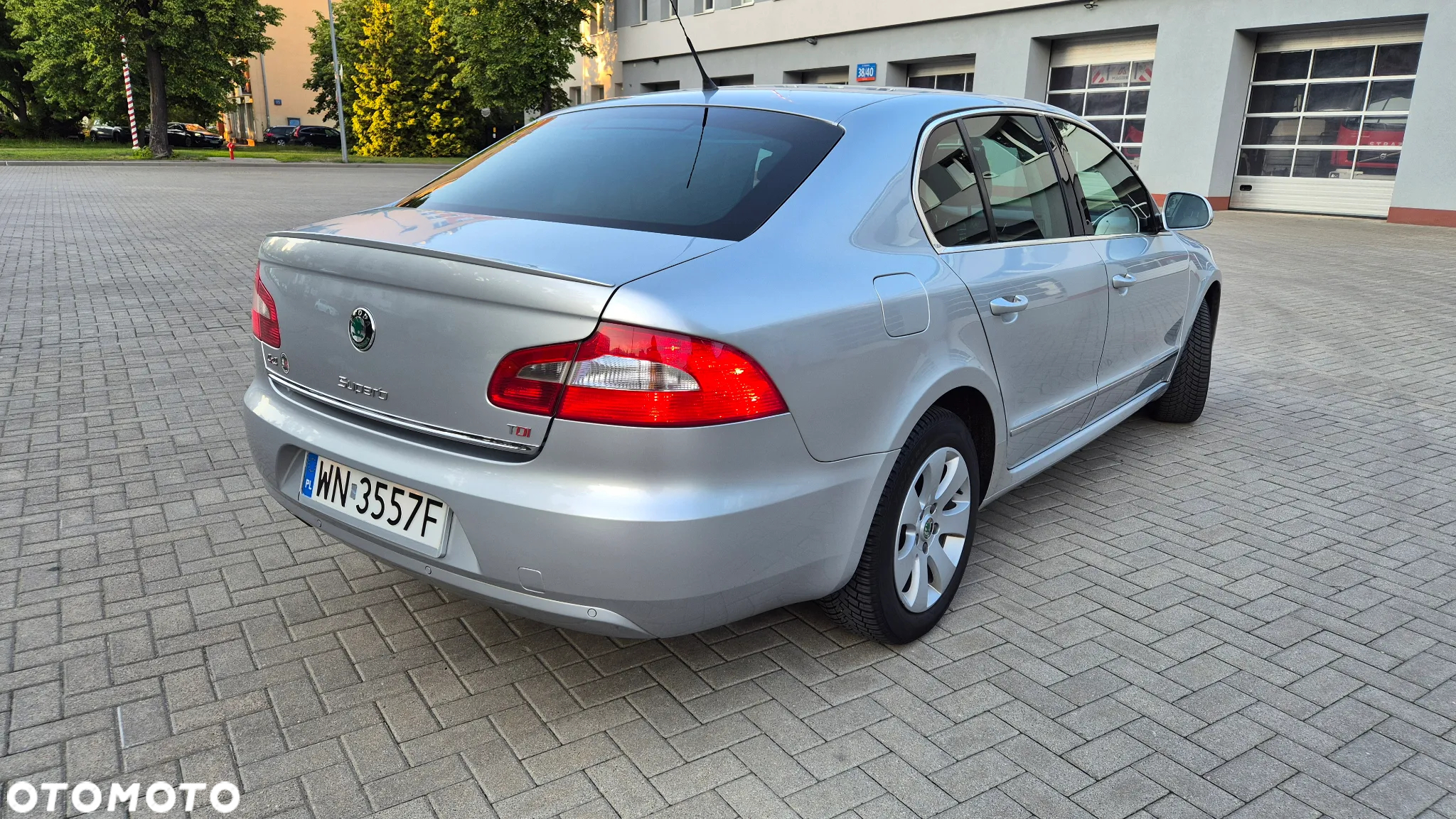 Skoda Superb 2.0 TDI 4x4 Platinum - 4