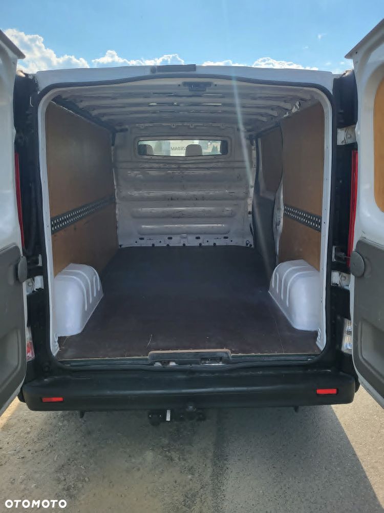 Opel Vivaro 2.0 Long (L2H1) - 11