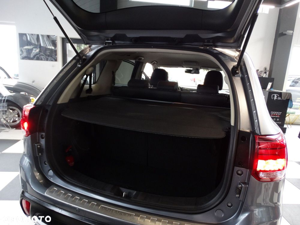 Mitsubishi Outlander - 10