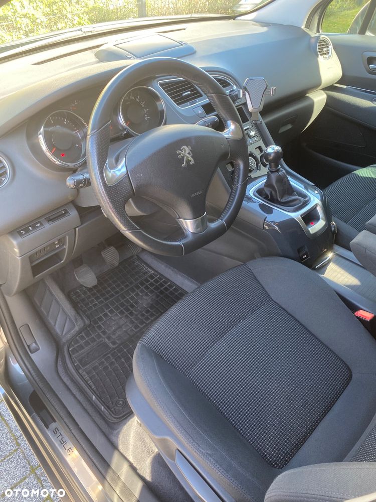 Peugeot 5008 - 15