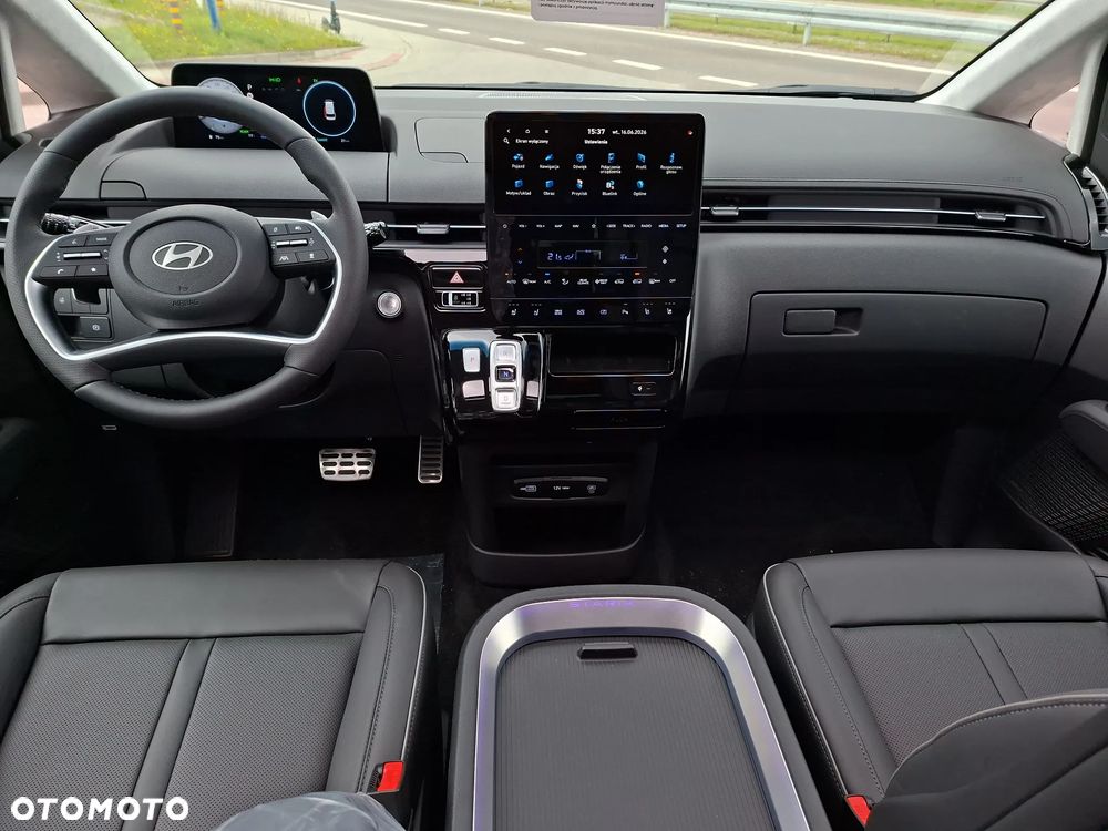 Hyundai Staria 1.6 T-GDI HEV Luxury - 12