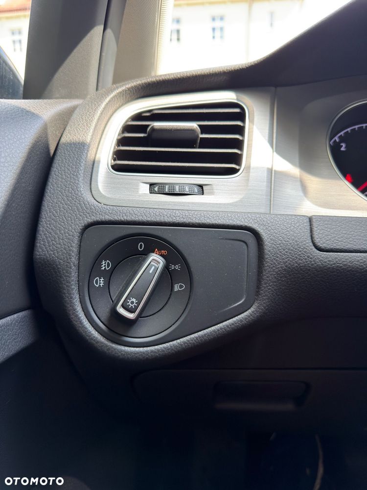 Volkswagen Golf - 16
