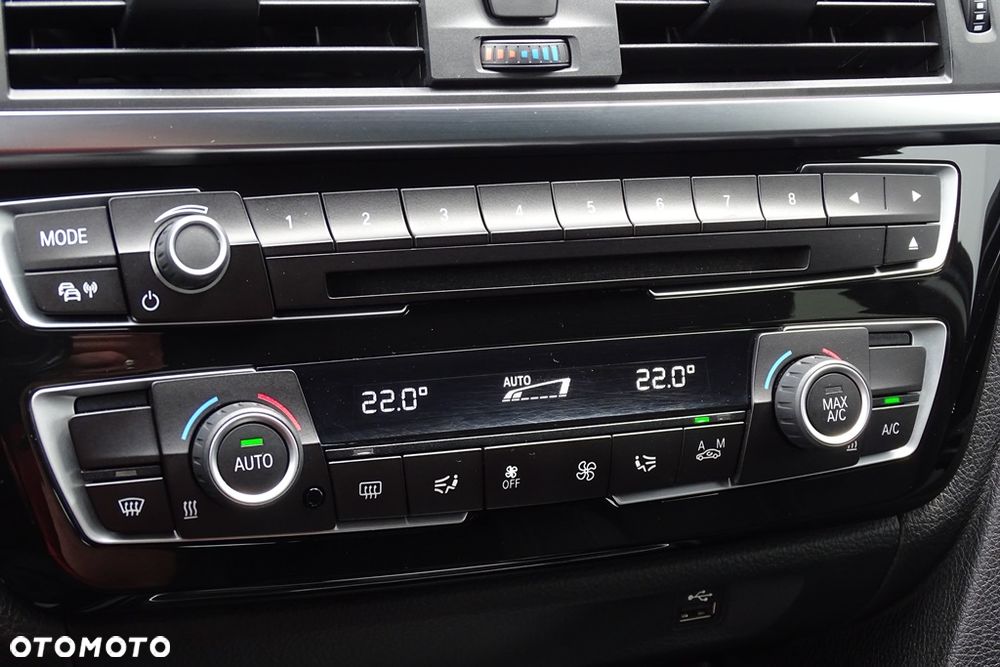BMW Seria 3 320d xDrive Luxury Line sport - 40