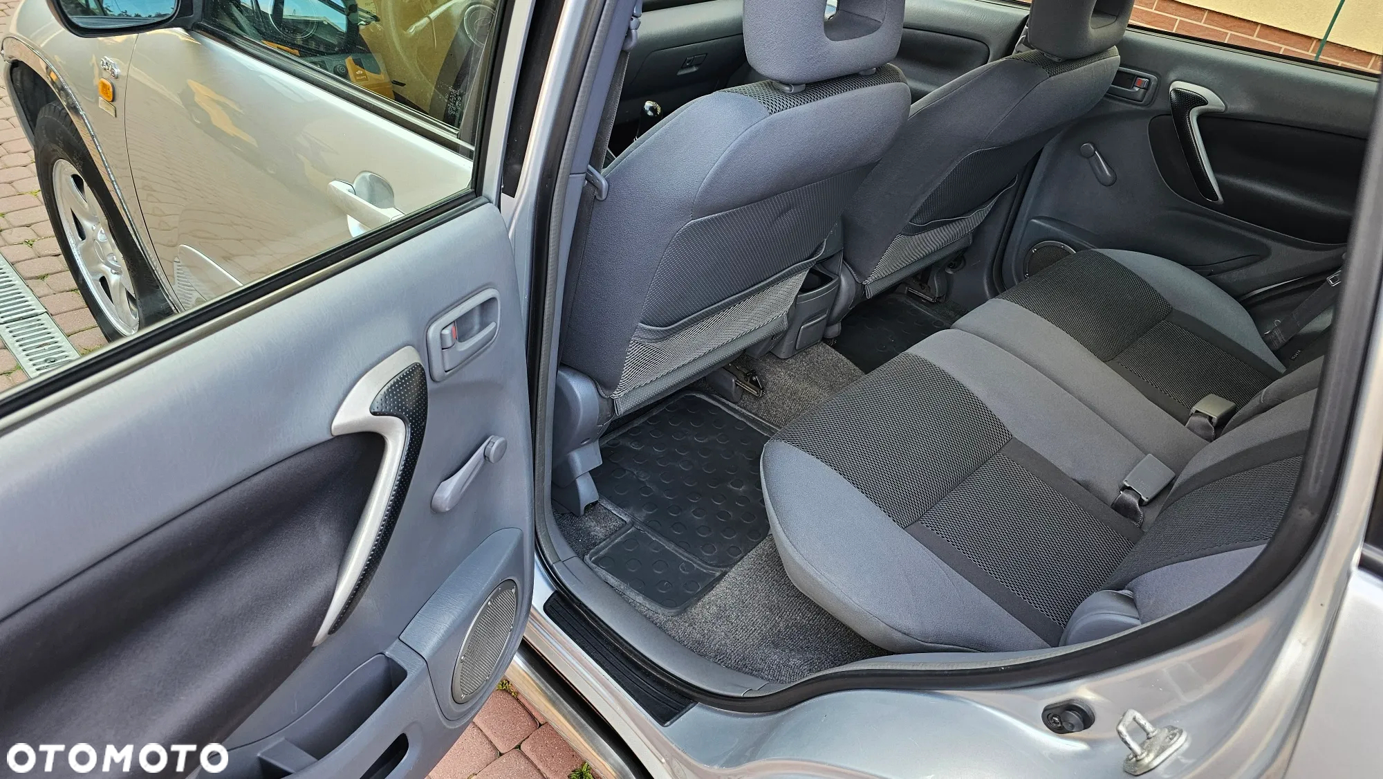 Toyota RAV4 2.0 D-4D Prestige - 31