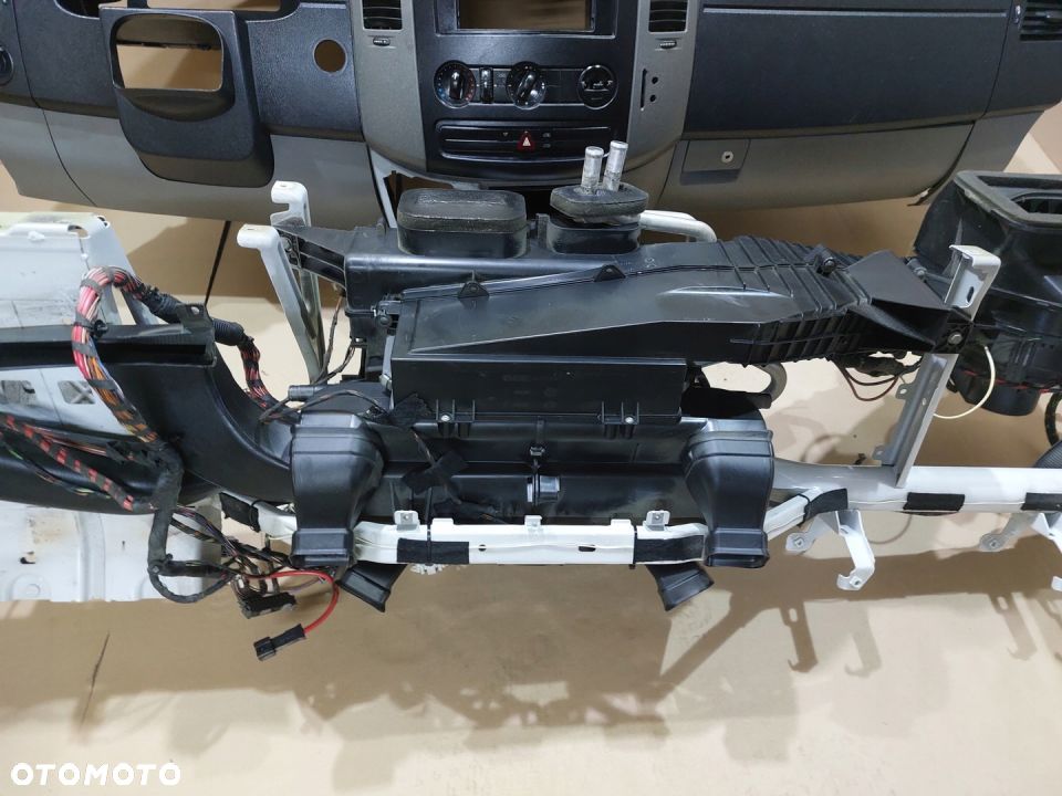 CRAFTER SPRINTER KONSOLA DESKA STELAŻ NAGRZEWNICA - 8