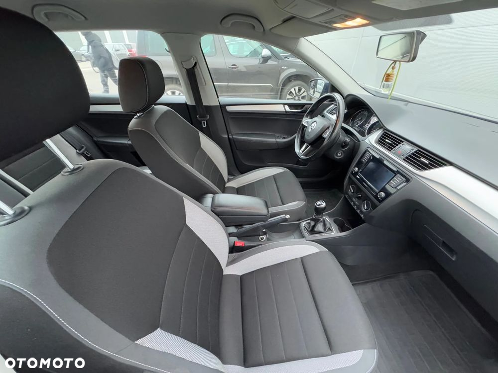Skoda RAPID 1.6 TDI DPF Ambition - 8