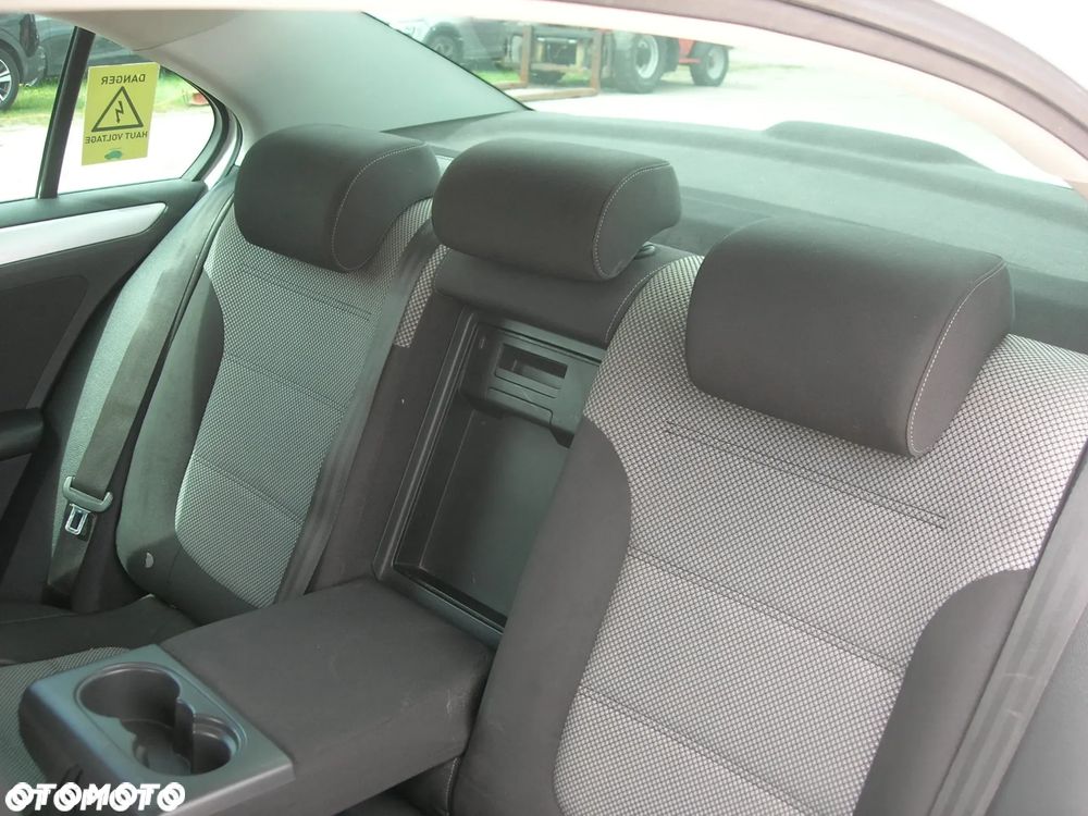 Volkswagen Jetta - 18