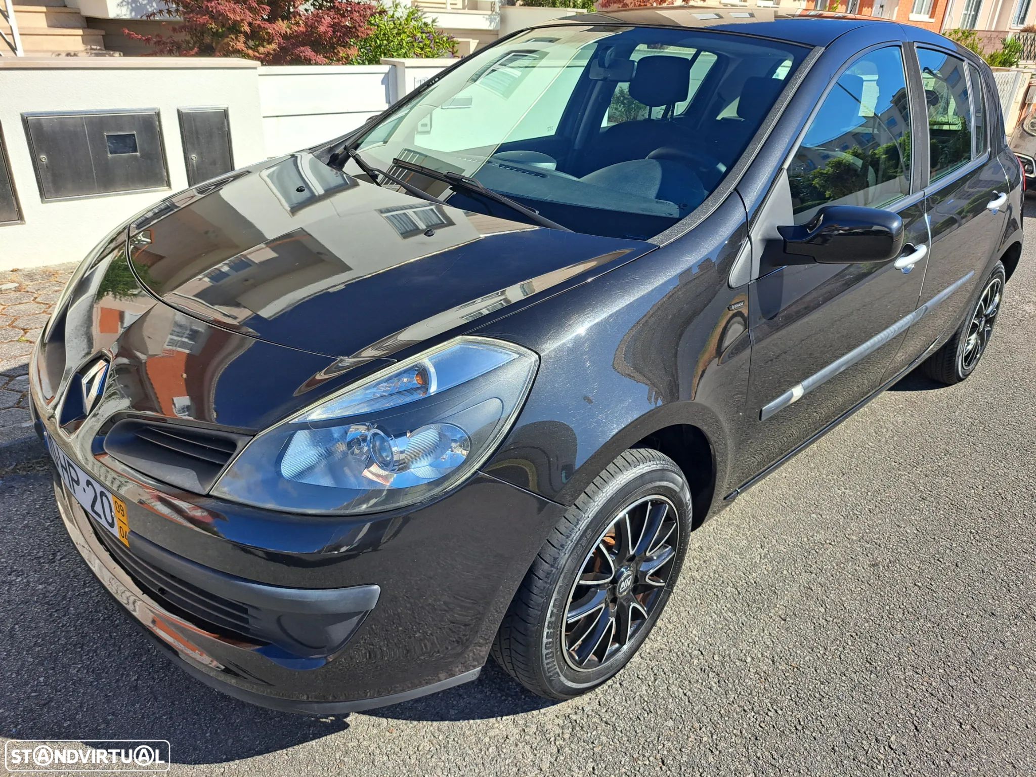 Renault Clio - 1