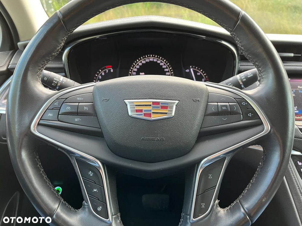 Cadillac XT5 - 21