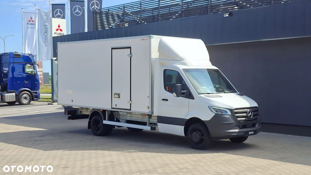 Mercedes-Benz Sprinter - 5
