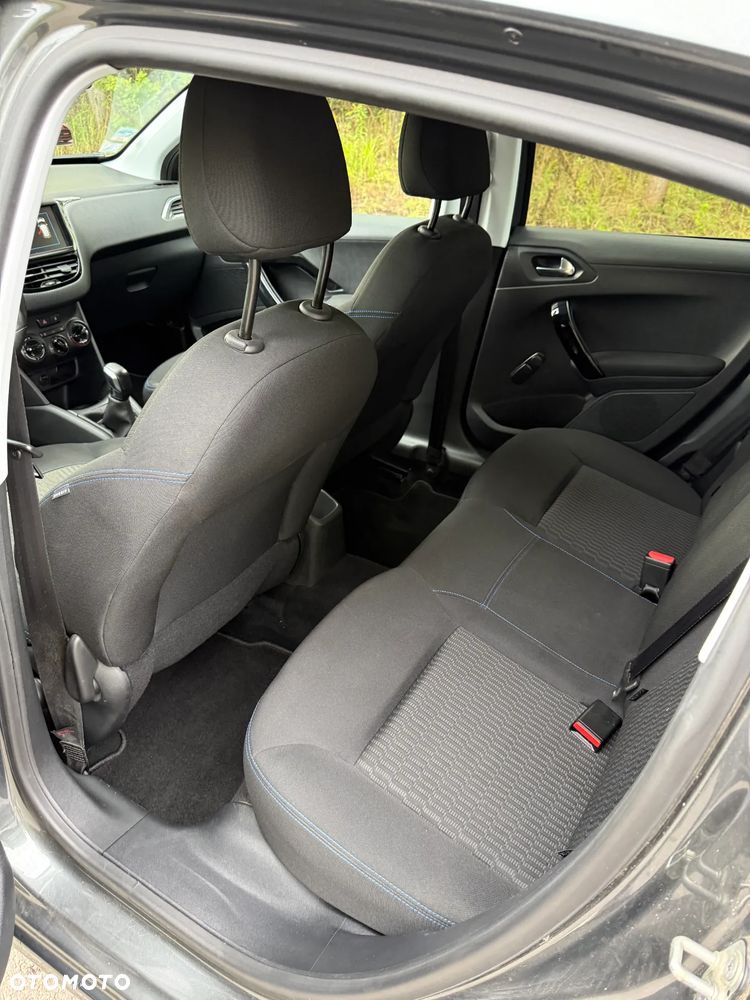 Peugeot 208 1.2 PureTech Style - 17