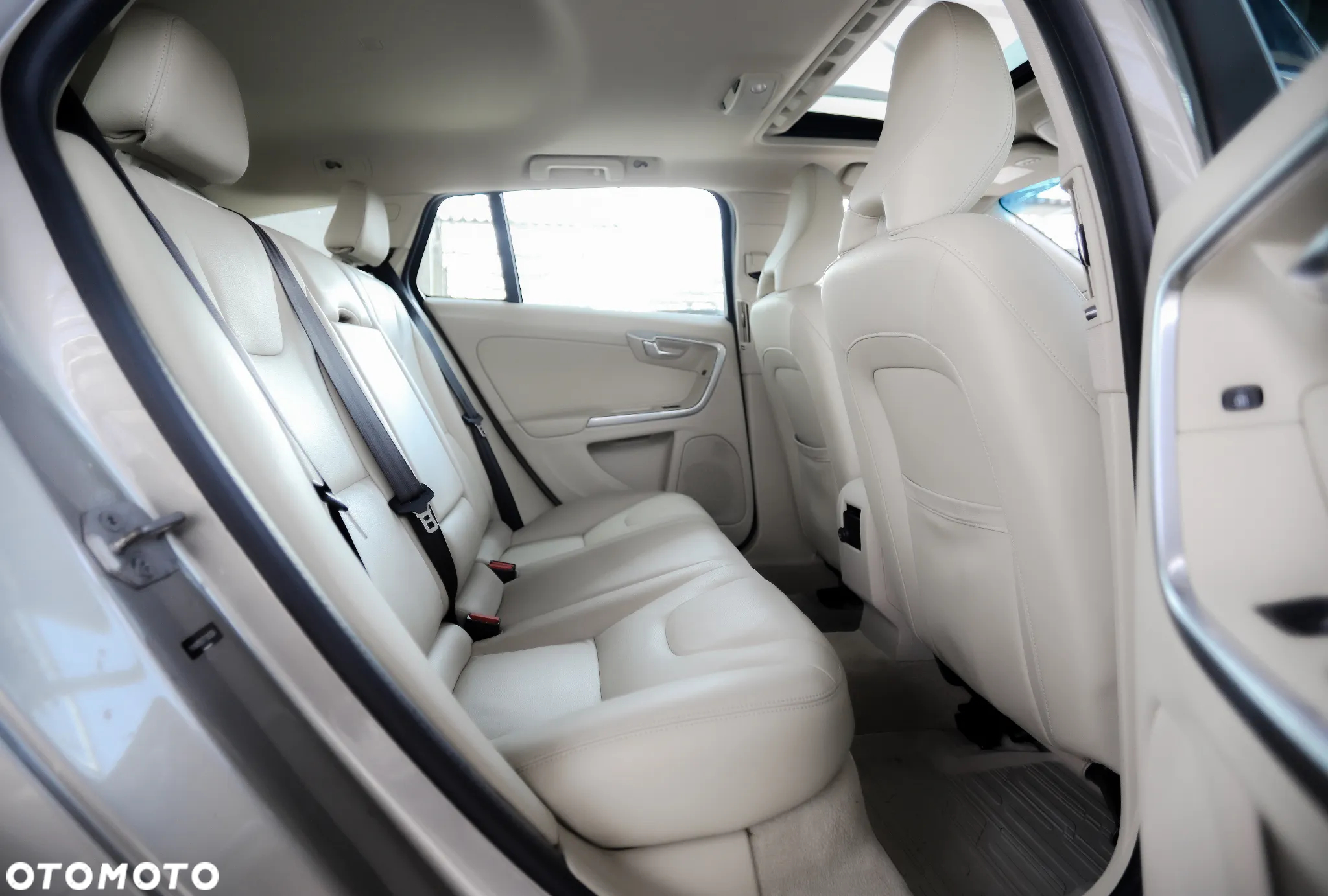 Volvo V60 T5 Drive-E Kinetic - 12