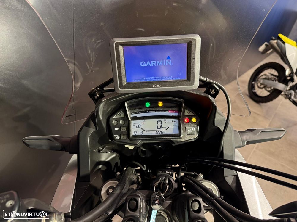 Honda VFR - 16