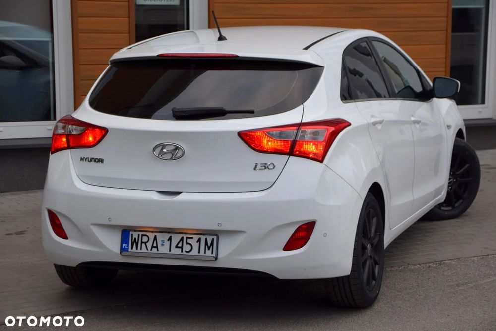 Hyundai i30 blue 1.4 Trend - 12