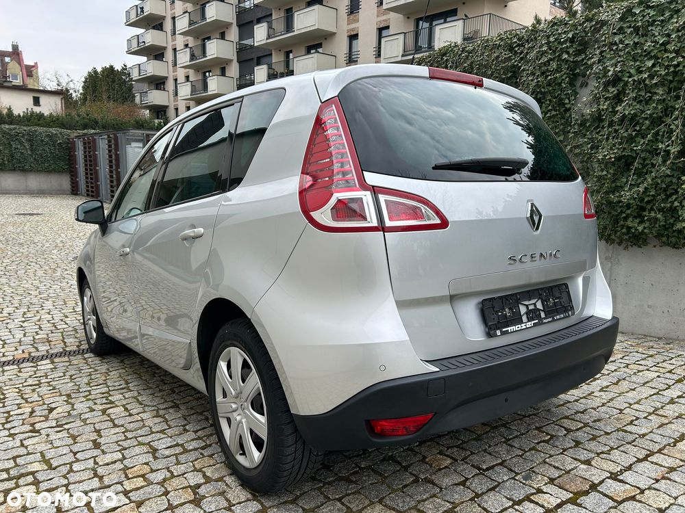 Renault Scenic 1.6 16V 110 Authentique - 9