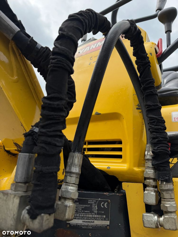 Yanmar SV08-1AS Japońska Minikoparka Gąsienicowa. Koparka 1,1 tony. Maszyna jak Nowa. 2017rok. Pochodzi z Norweskiego Gospodarstwa Ogrodniczego! 2 Rozsuwane Podwozie. Dokumentacja. Dodatkowe sekscje Hydrauliczne na młot lub wiertnice. Ani deka luzów czy wycieków. Szybkozłącze. Skrętne ramię. OKAZJA Zadbana Maszyna! Bardzo oszczędny silnik Yanmar. Mocne pompy Hydrauliczne!! 851mtg. Ani deka luzów czy wycieków, Aktualna Dekra. Po serwisach! - 15