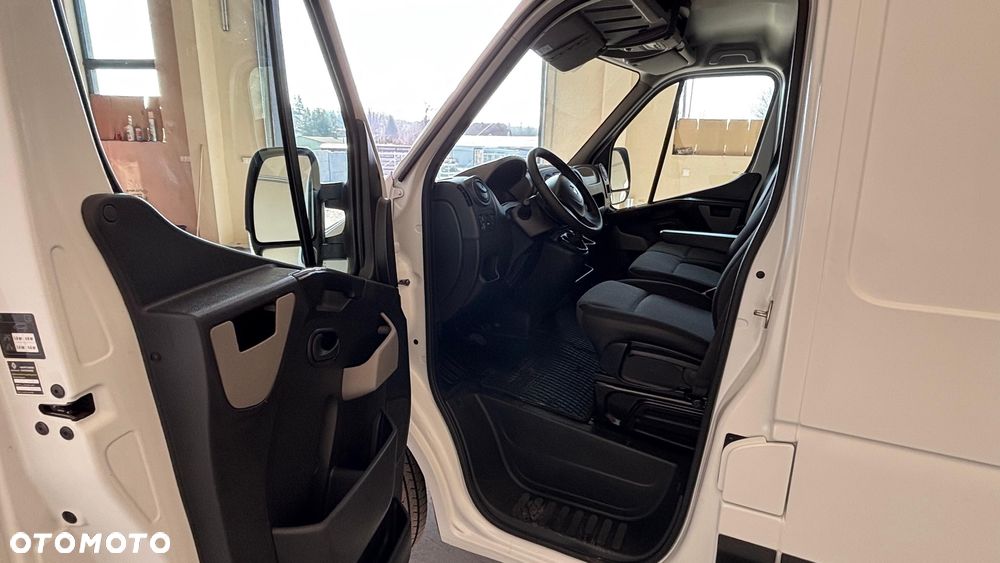 Renault Master L2H2 (średni) - 17