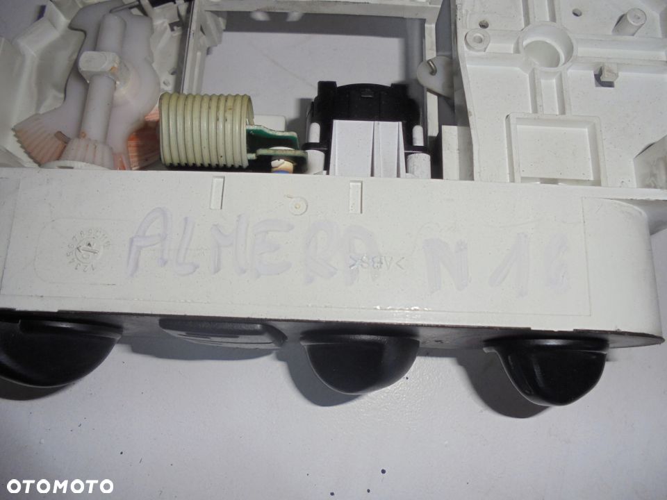 PANEL NAWIEWU KLIMATYZACJI ALMERA N16 - 3