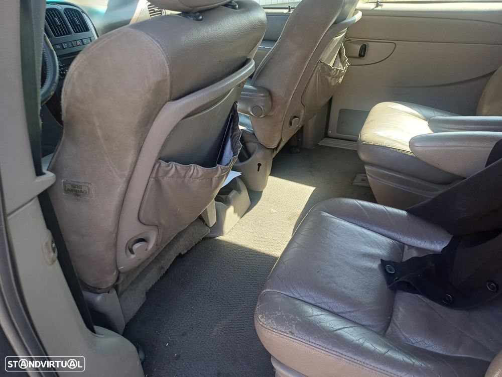 Chrysler Voyager 2.5 TD SE - 11