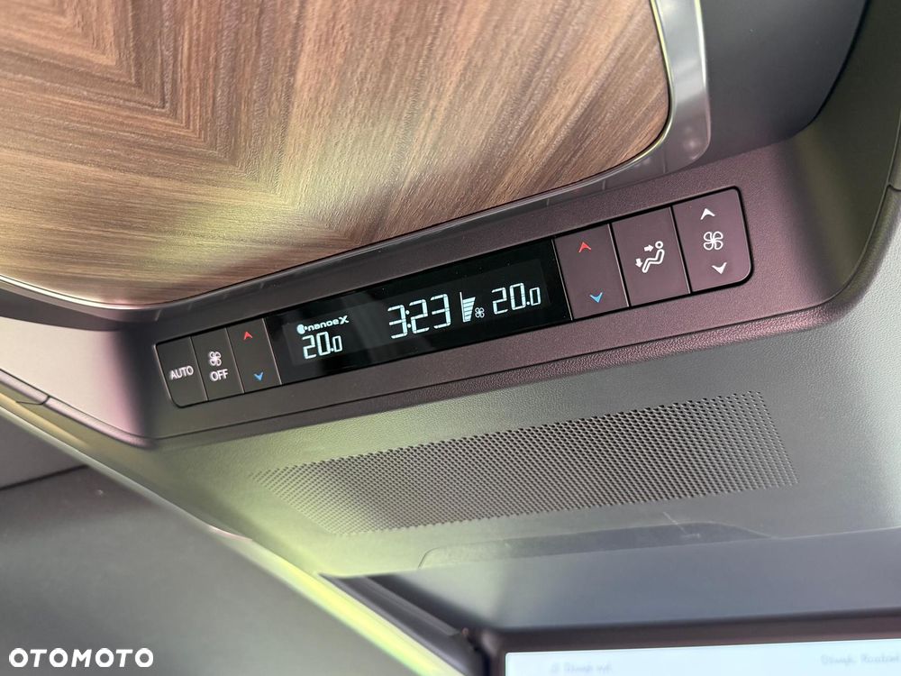 Lexus LM 350h Prestige - 30