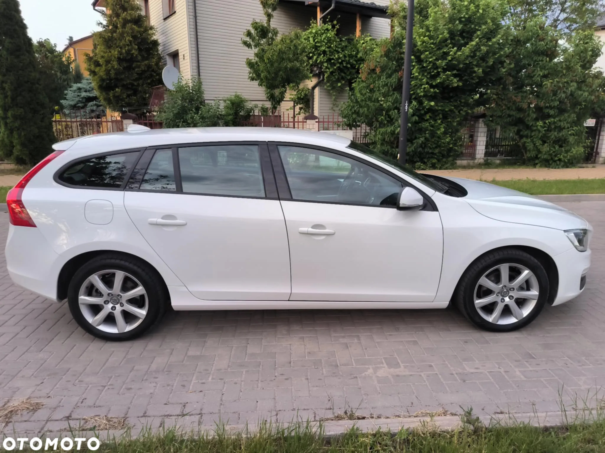 Volvo V60 D2 Drive-E Kinetic - 3
