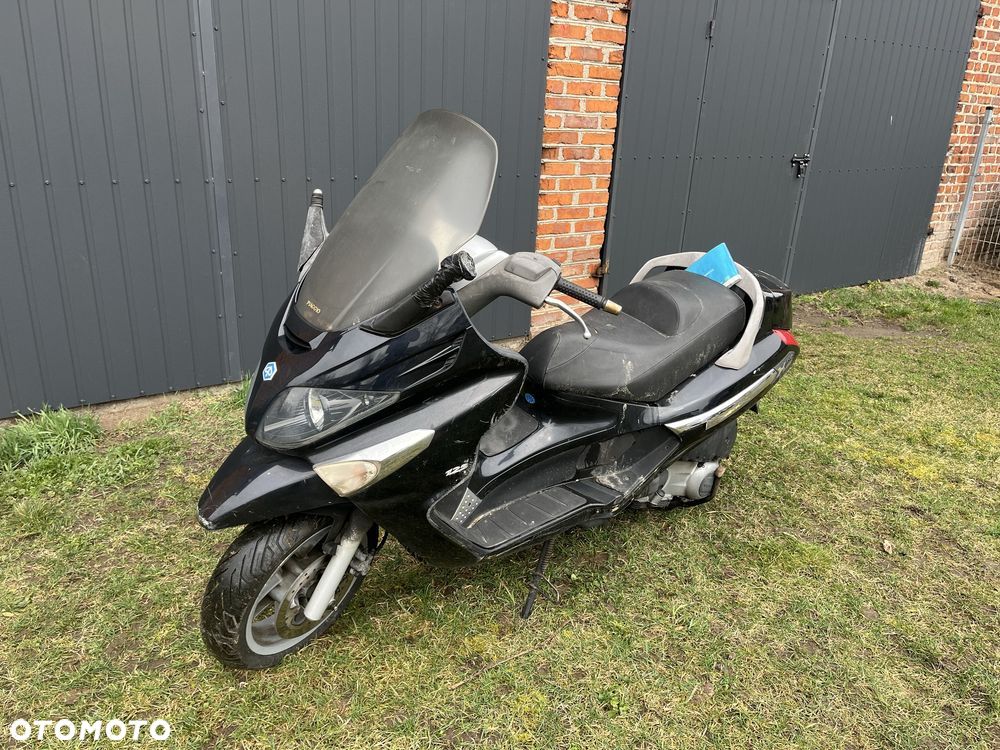 Piaggio Xevo 125 x-evo na części czasza Błotnik linka silnik gaźnik - 2