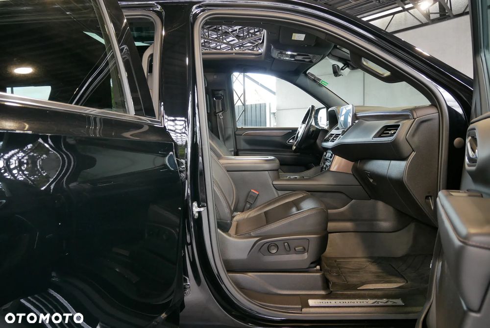 Chevrolet Suburban - 9