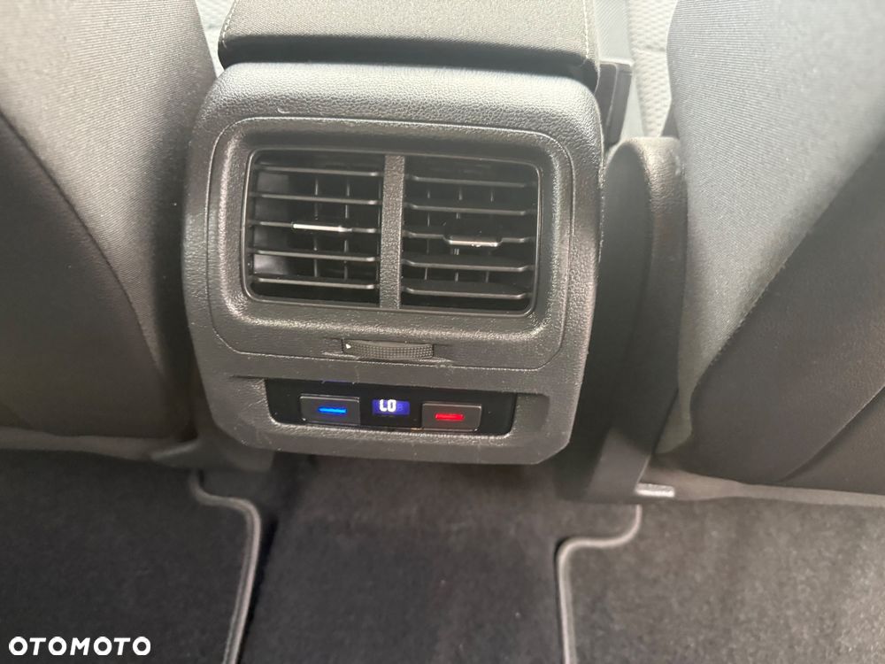 Volkswagen Touran 1.4 TSI (BlueMotion Technology) Comfortline - 15