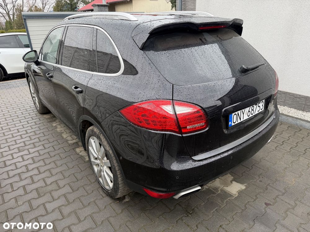 Porsche Cayenne - 4