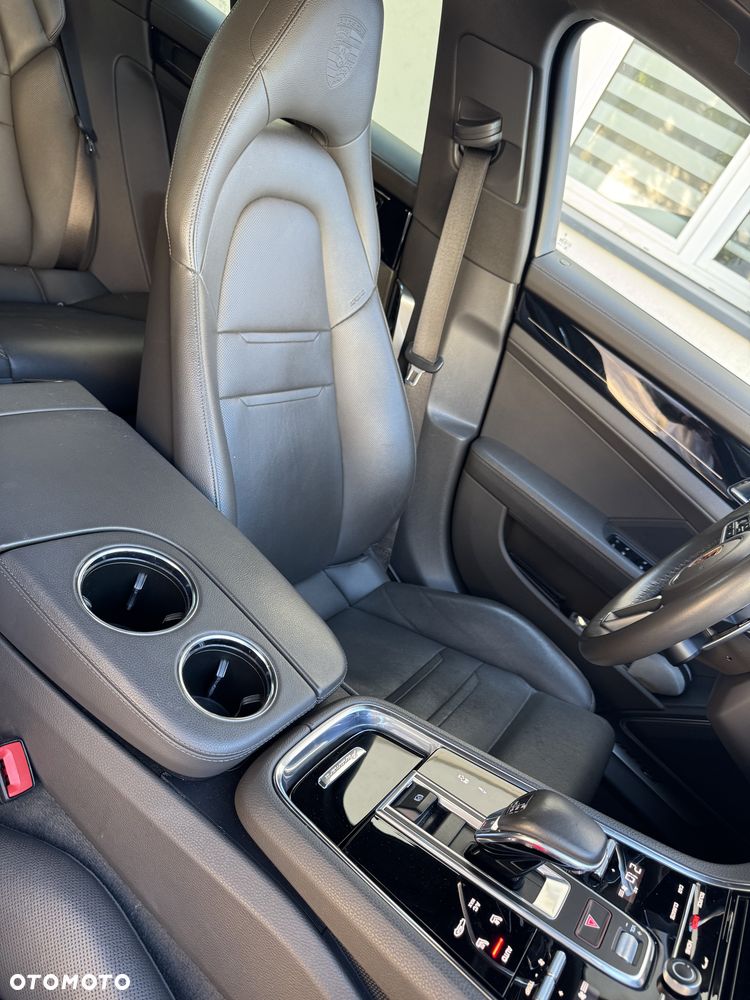 Porsche Panamera 4 - 22