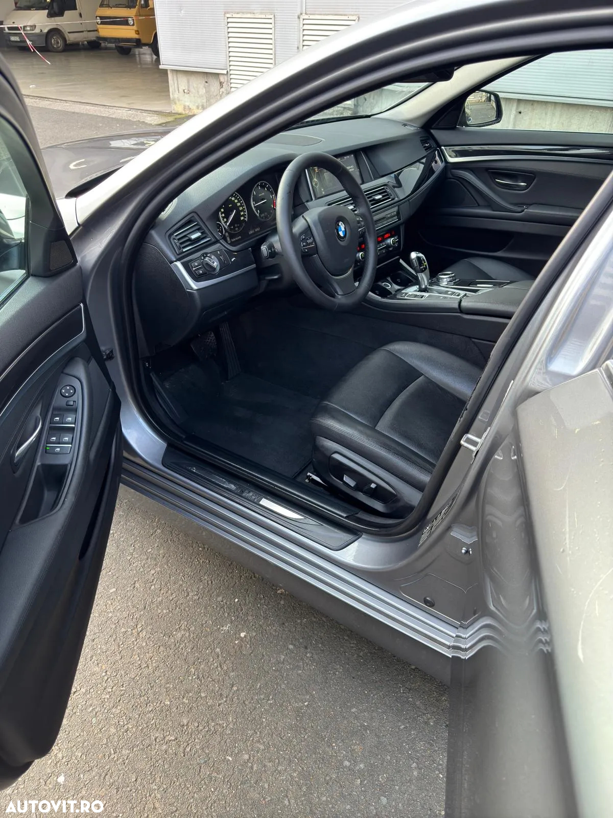 BMW Seria 5 520d xDrive - 7