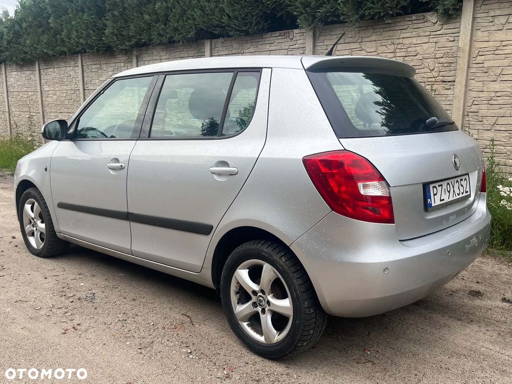 Skoda Fabia 1.2 HTP Ambiente - 2