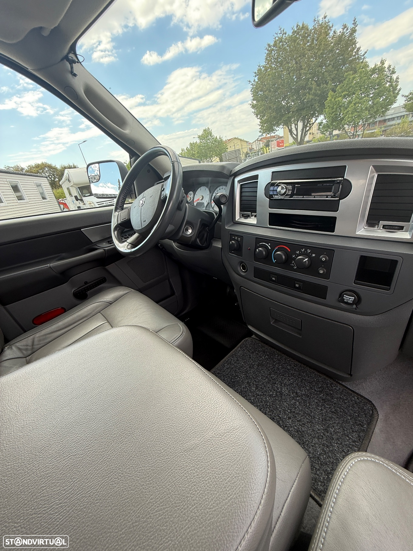 Dodge RAM - 8