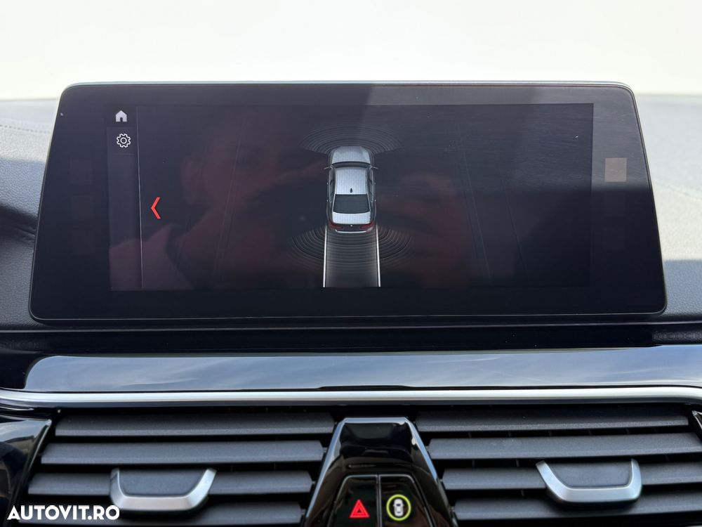 BMW Seria 5 520d Aut. Luxury Line - 17