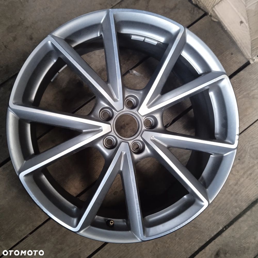 Felgi Audi 19 8V0601025AT 5x112 ET49 - 2
