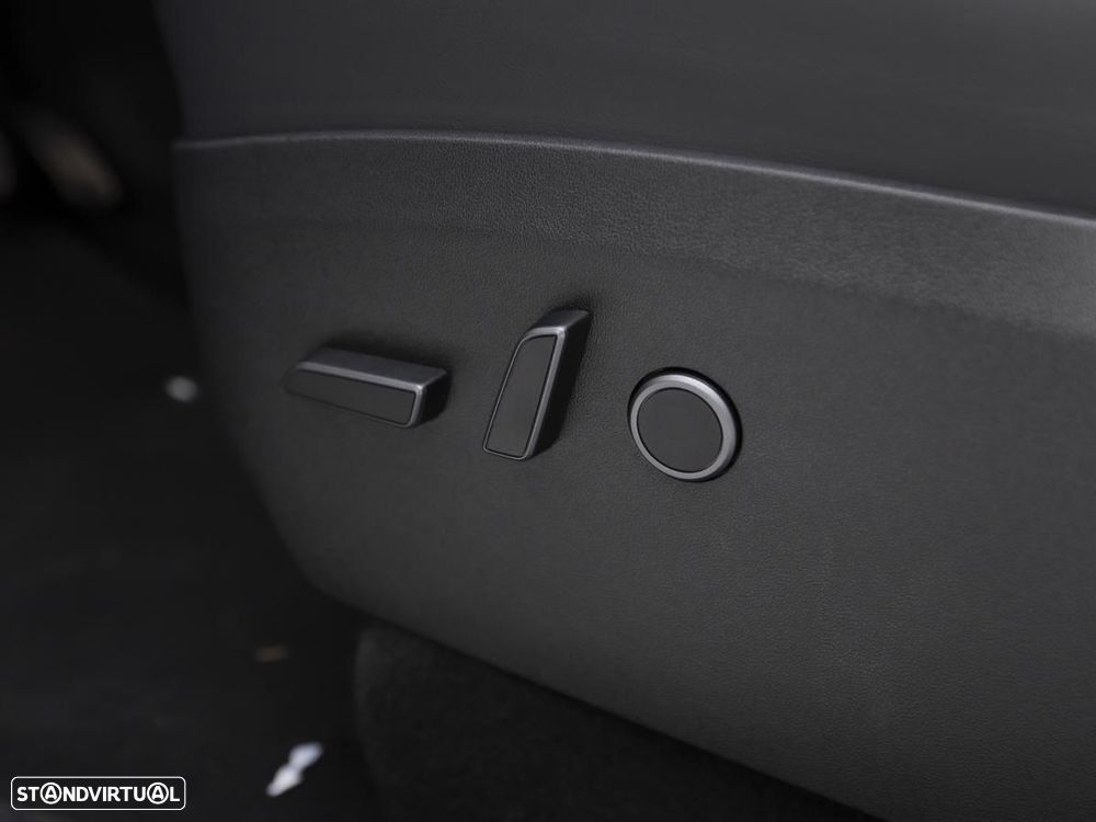 Tesla Model Y Long Range Tração Integral - 17