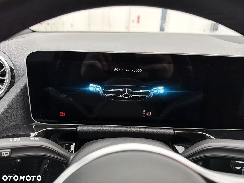 Mercedes-Benz GLA - 23