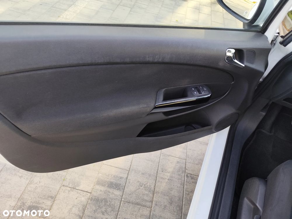 Opel Corsa 1.2 16V Cosmo - 8