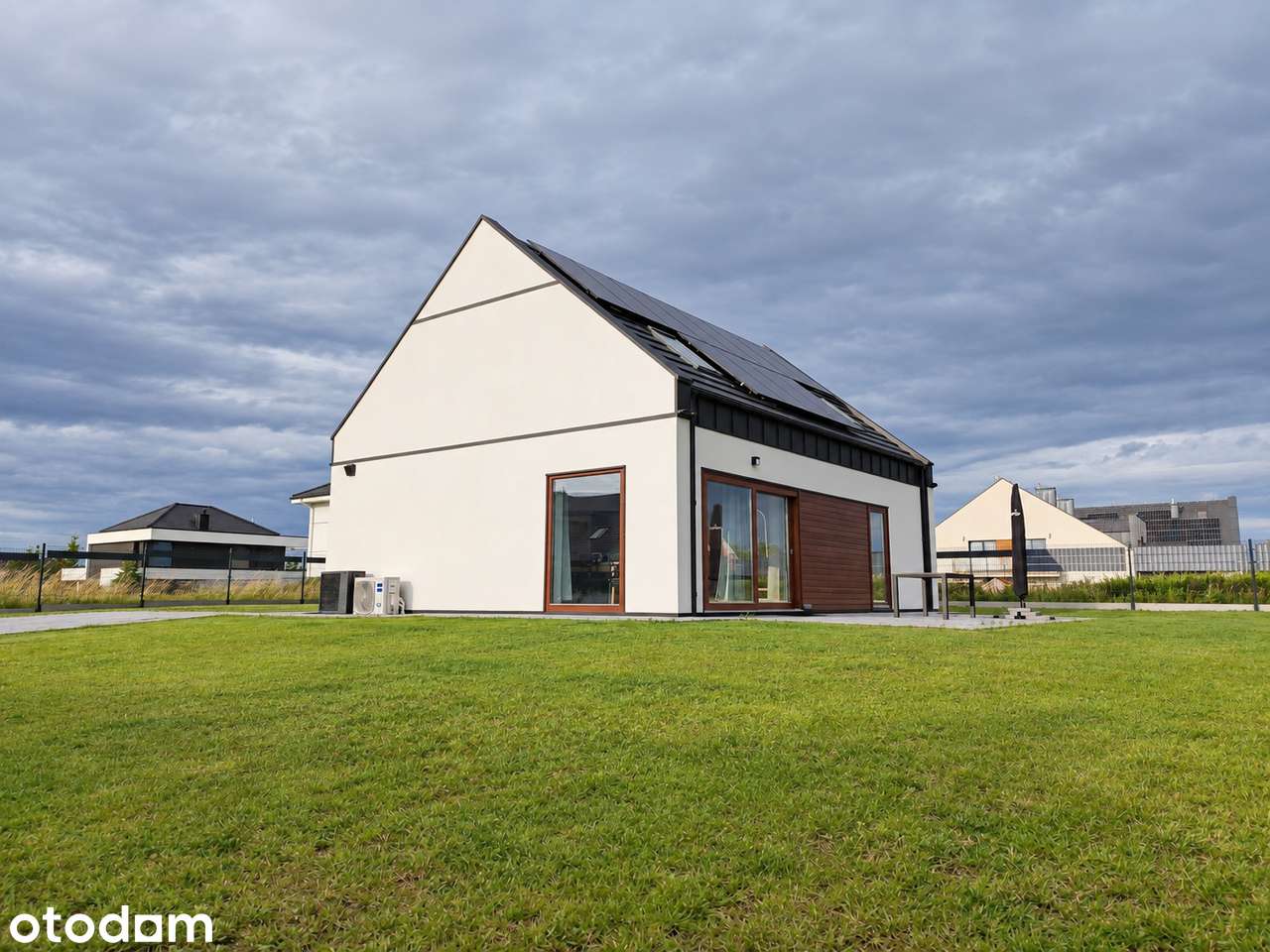 Nowy dom nad morzem 140 m²| działka 1044 m² | zeroemisyjny | biznes