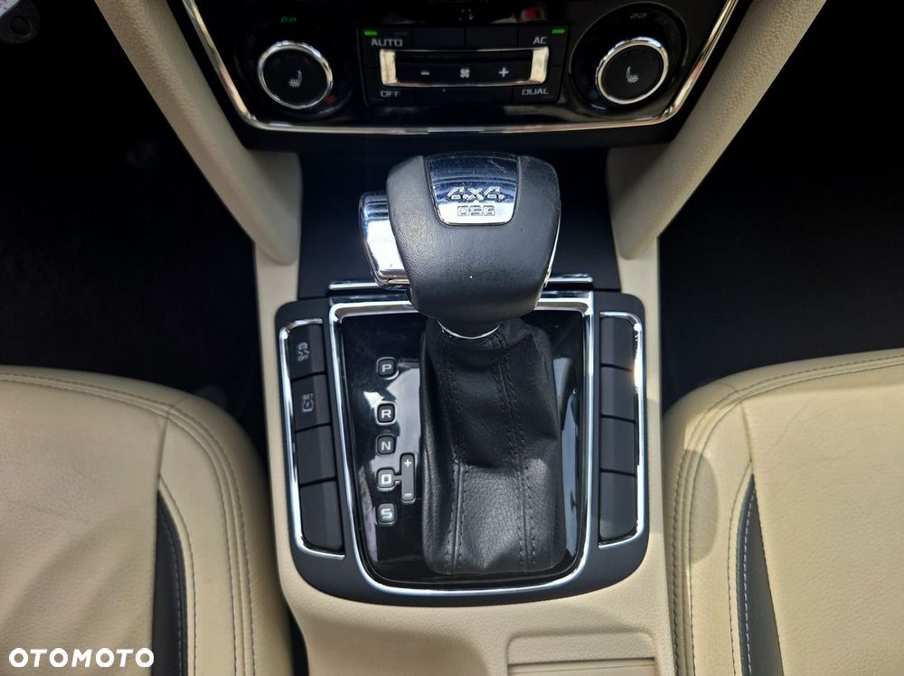 Skoda Superb 3.6 V6 4x4 DSG Elegance - 23