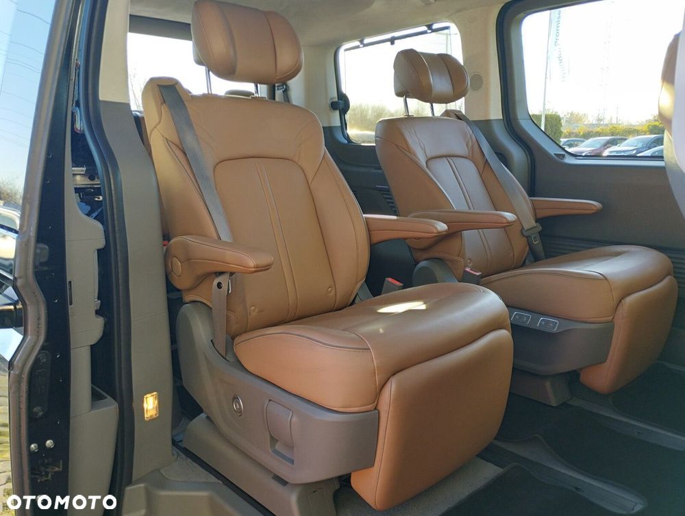 Hyundai Staria 1.6 T-GDI HEV Luxury - 14