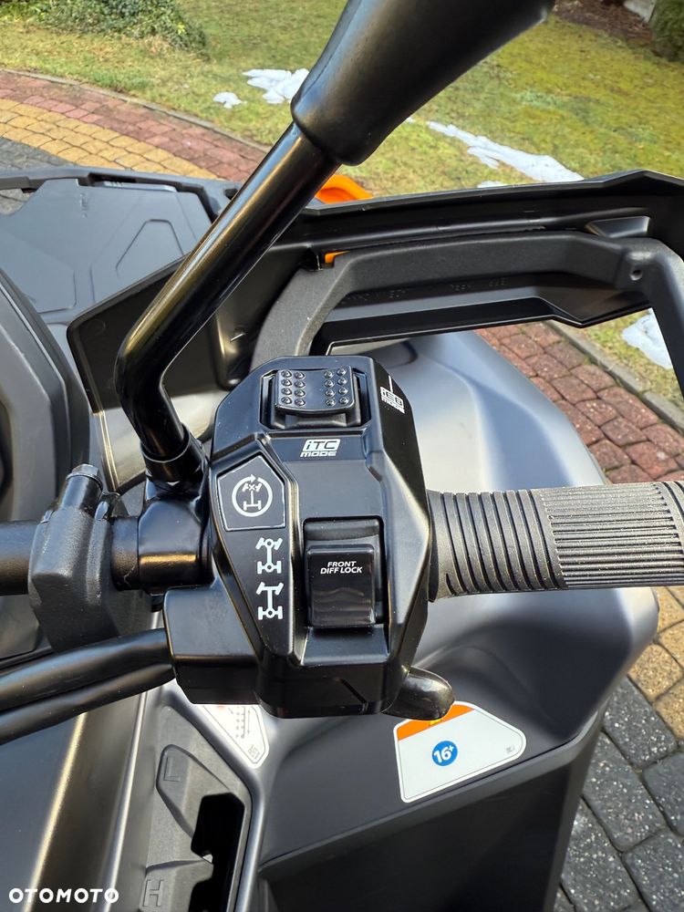 Can-Am Outlander Max - 22